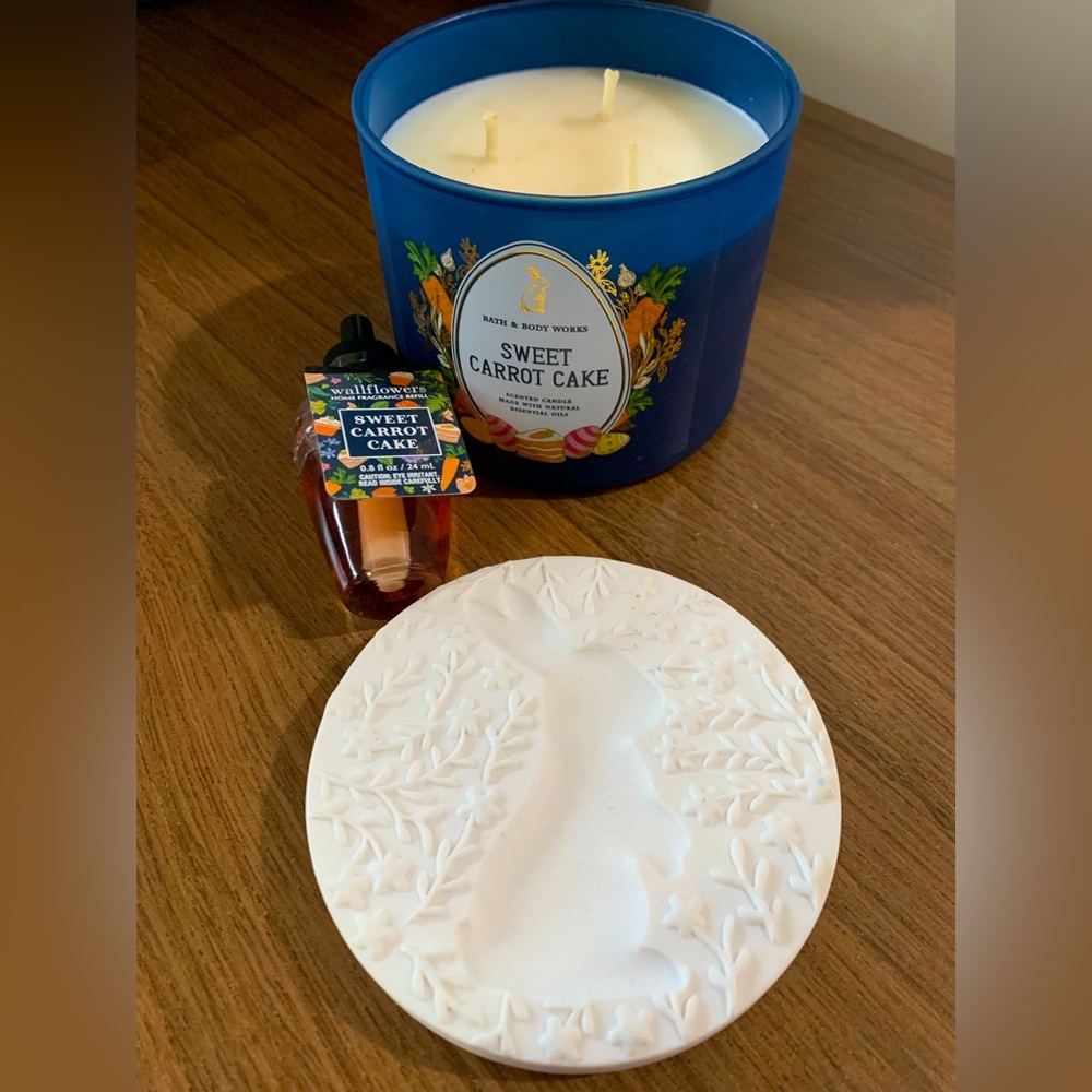 Bath & Body Works Sweet Carrot Cake 3-wick candle and wallflower refill - NWT